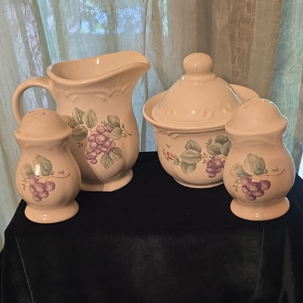 Pfaltzgraff Stoneware Grapevine Pattern Sugar Bowl Creamer Salt‎ & Pepper Set